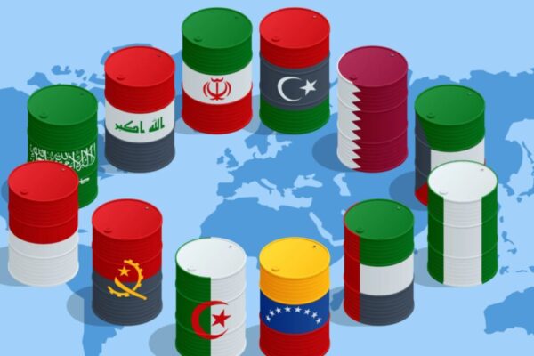 Prețul petrolului scade pe fondul majorării producției în OPEC+