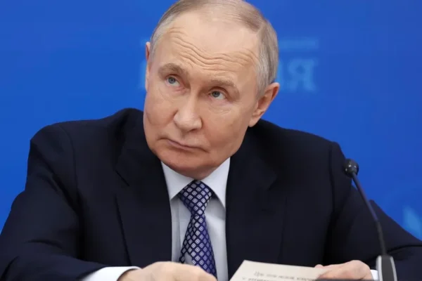 Putin, dispus să oprească războiul din Ucraina și returnarea teritoriilor. Condiția pentru Trump