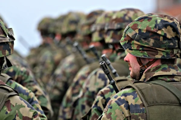 Europa se pregătește de război. Țara unde serviciul militar devine obligatoriu și pentru femei