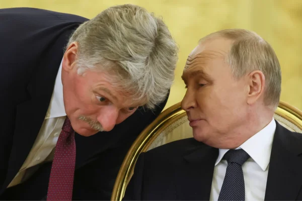 Reacția Kremlinului după ce presa americană a scris că Trump l-a amenințat pe Putin că va bombarda Moscova. Ce a spus Peskov
