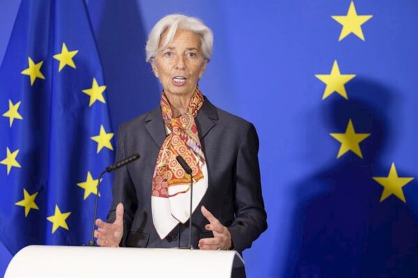 BCE păstrează dobânda neschimbată, în aşteptarea acordului comercial UE-SUA, spune Lagarde