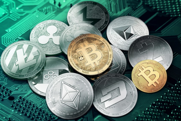 Furturile de criptomonede ating niveluri record în 2025