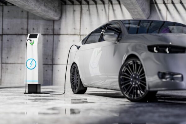 Vânzările de mașini electrice au scăzut drastic în iunie 2025. Dacia Spring – lider, BYD – modest