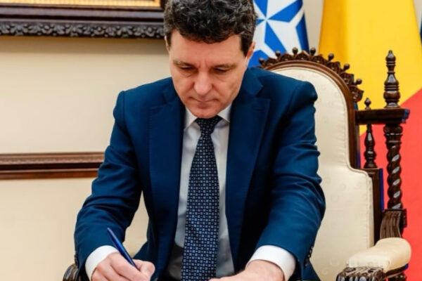 Nicușor Dan a promulgat legea privind reforma pensiilor magistraților