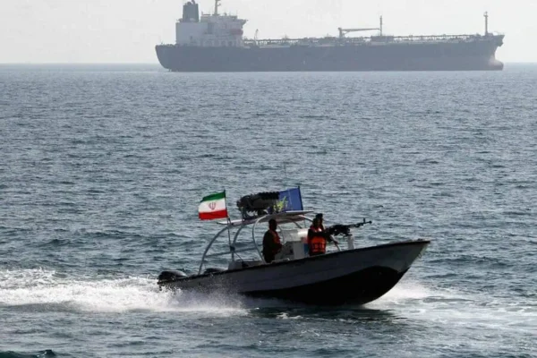 Patru români, blocați pe nava sechestrată de Iran în Strâmtoarea Hormuz