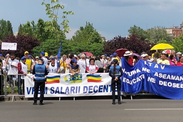 Protest masiv al profesorilor în Capitală. Marș spre Parlament și trafic restricționat