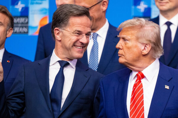 Europenii încearcă să-l cucerească pe Donald Trump la summitul NATO