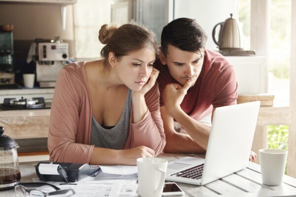 Avans mai mare sau credit mai mare? Cum compari cele două variante