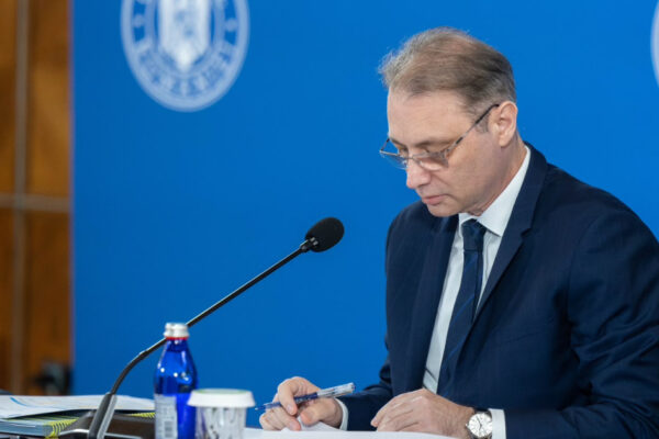 Guvernul aprobă împrumuturi pentru termoficare și redistribuie bani pentru investiții