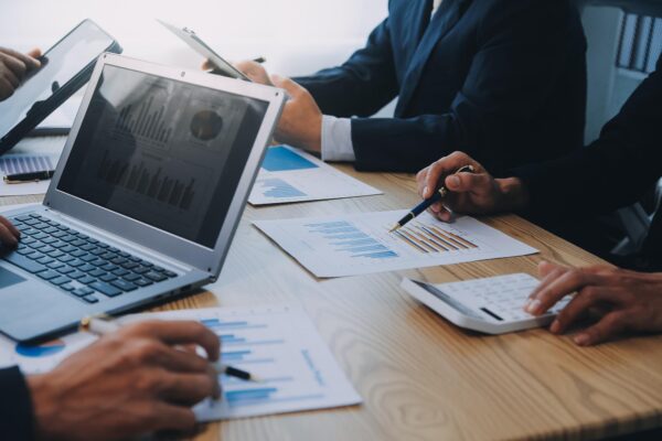 Cum incluzi costul finanțării în calculul prețurilor